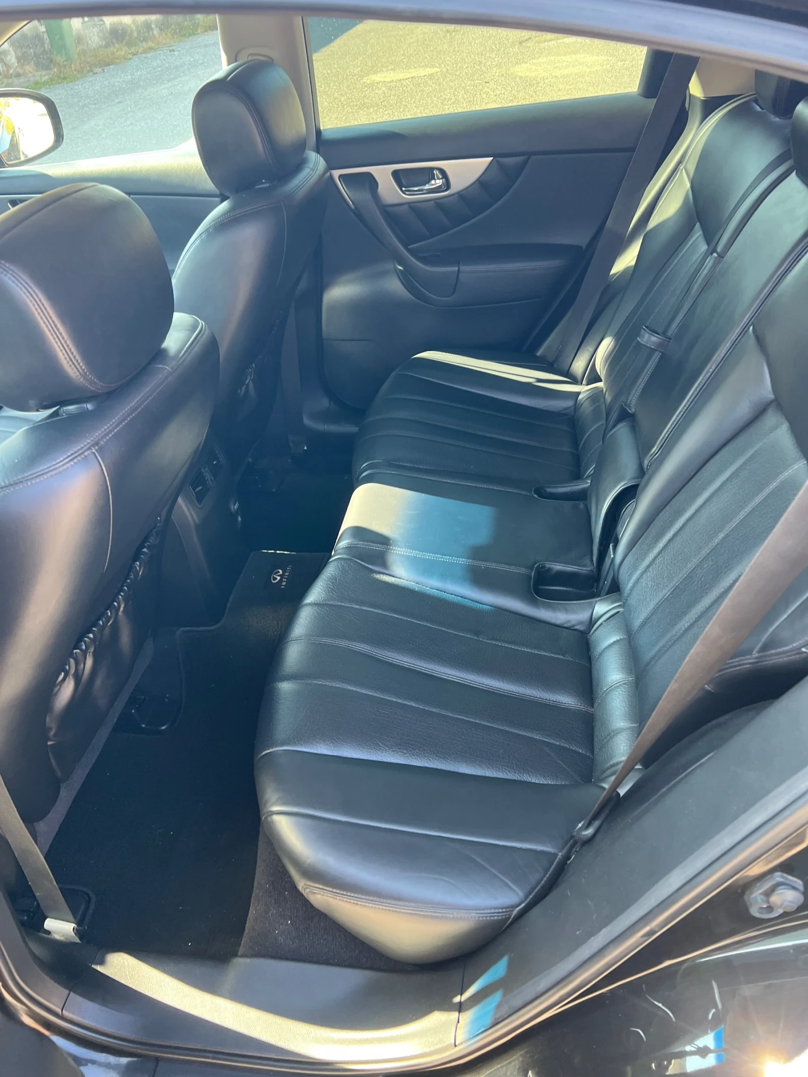 Infiniti QX70 3.7 - изображение 8