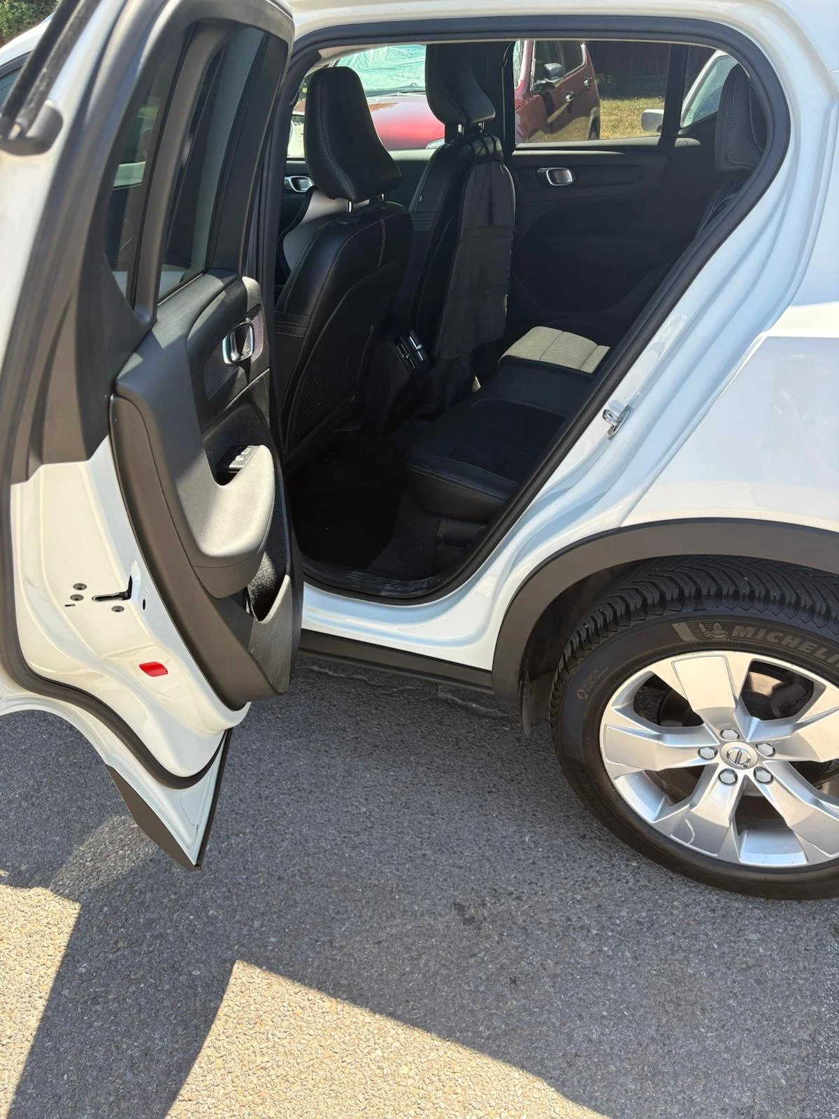 Volvo XC40, снимка 7 - Автомобили и джипове - 55477130