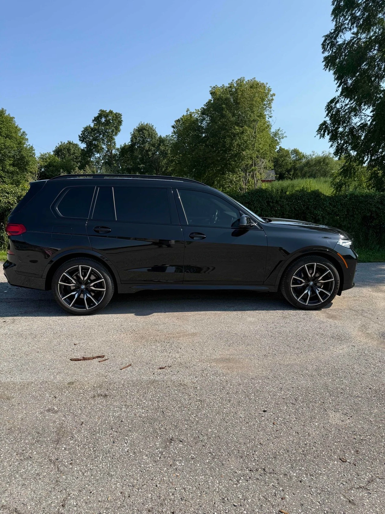 BMW X7 xDrive40i* M-SPORT* SKY LOUNGE* SOFT CLOSE* FULL* , снимка 3 - Автомобили и джипове - 55560121