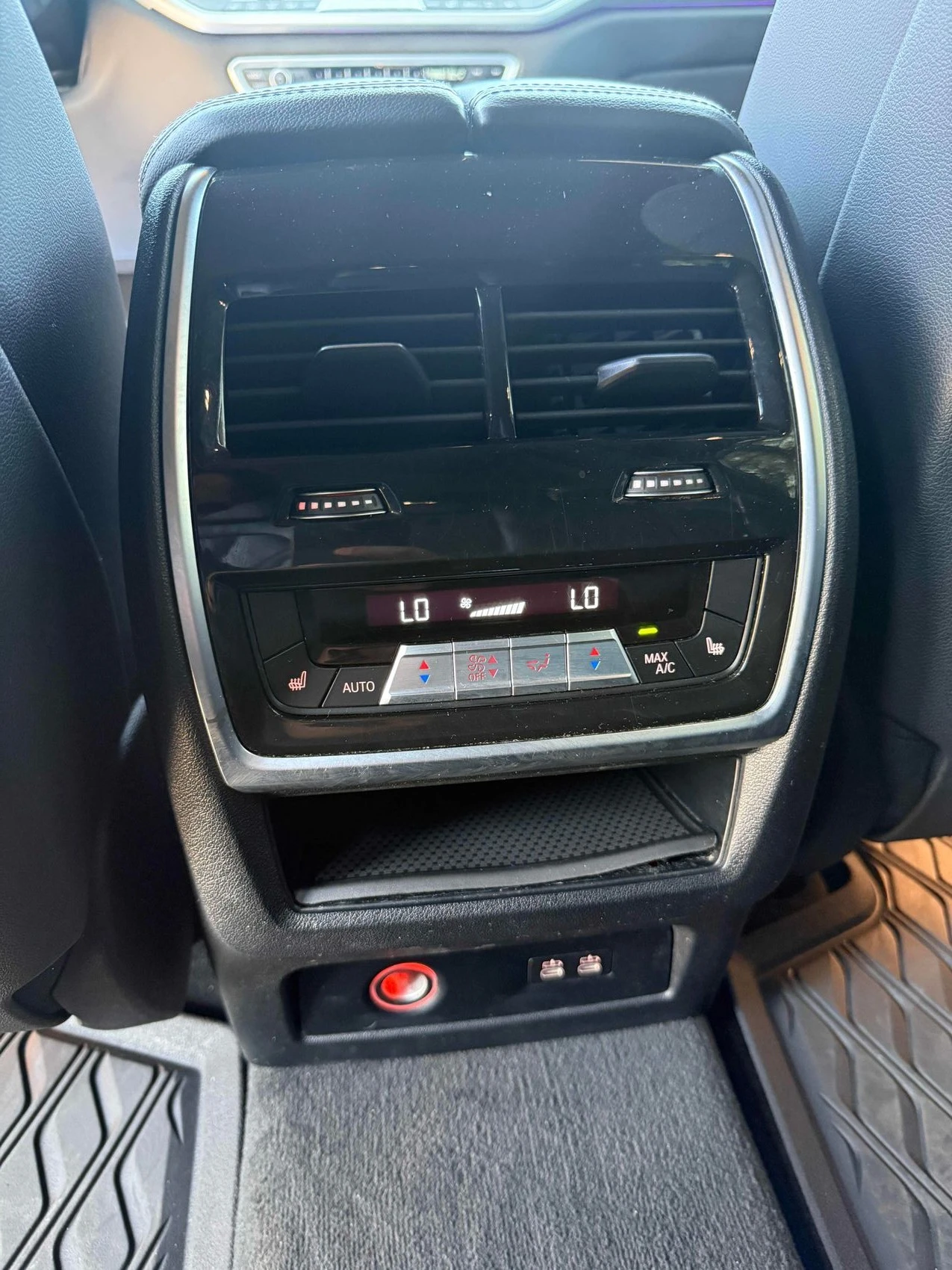 BMW X7 xDrive40i* M-SPORT* SKY LOUNGE* SOFT CLOSE* FULL* , снимка 14 - Автомобили и джипове - 55560121