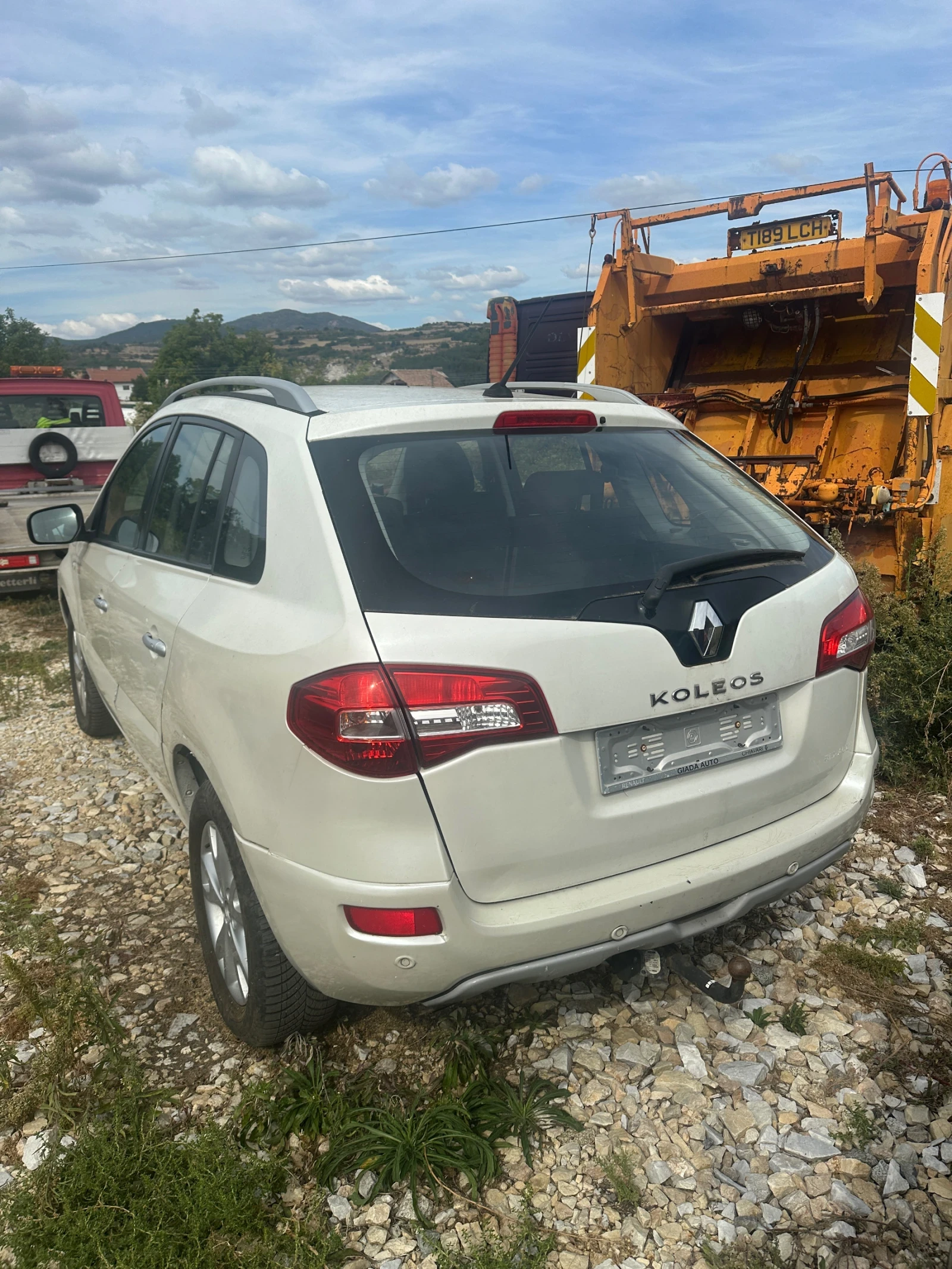 Renault Koleos 2.0 DCI 4x4, снимка 3 - Автомобили и джипове - 56420952