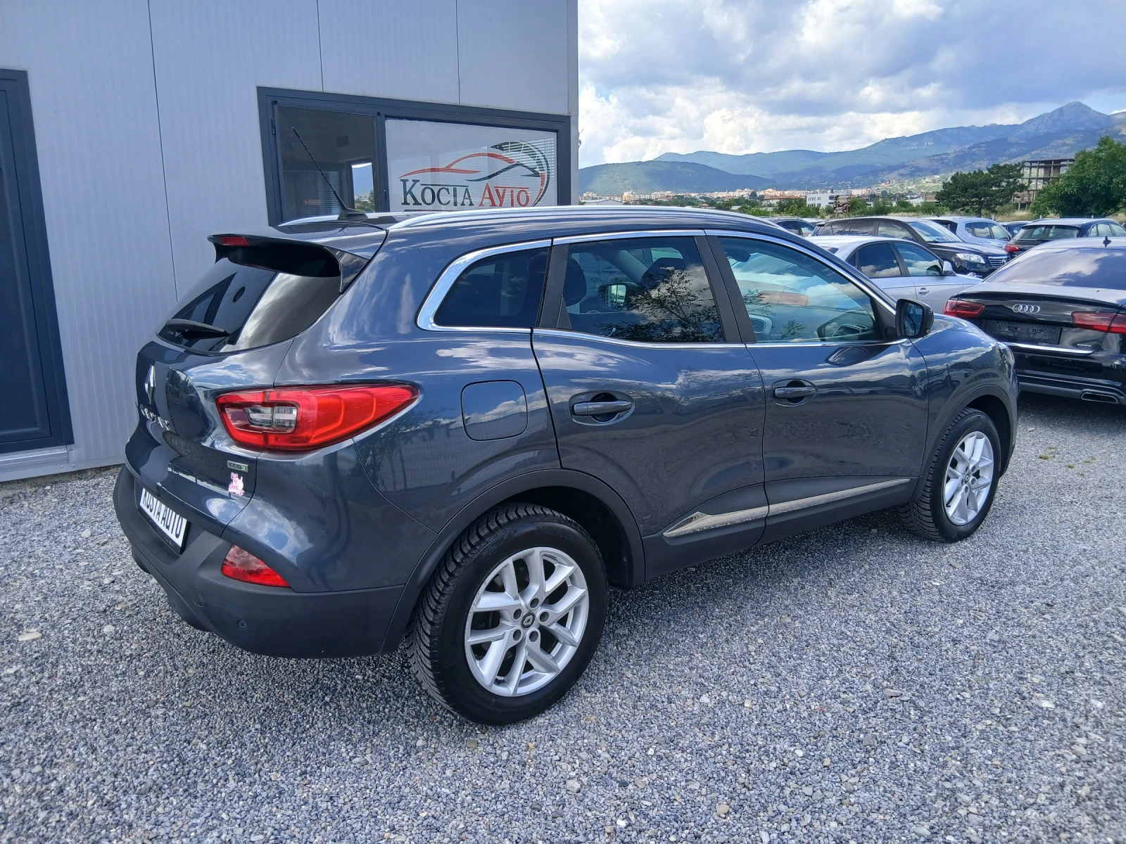 Renault Kadjar КАТО НОВА АВТОМАТ, снимка 3 - Автомобили и джипове - 56652593