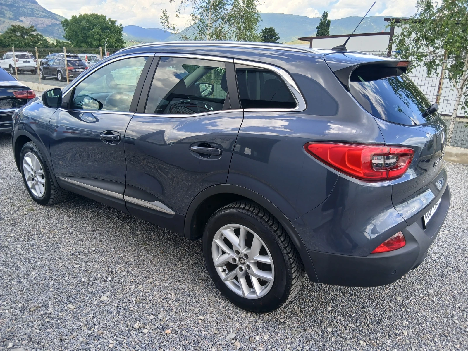 Renault Kadjar КАТО НОВА АВТОМАТ, снимка 5 - Автомобили и джипове - 56652593