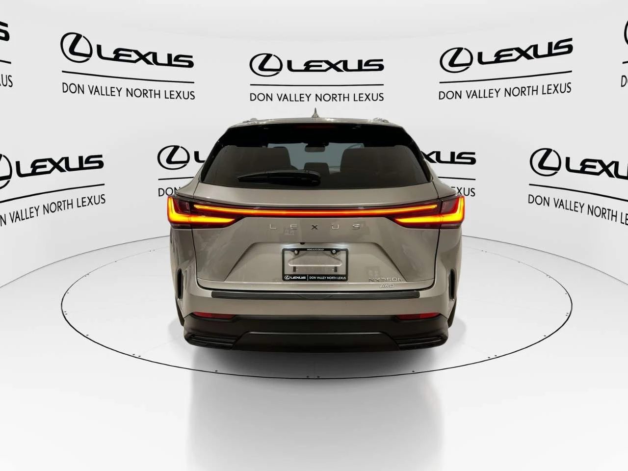 Lexus NX Premium, снимка 7 - Автомобили и джипове - 56714318
