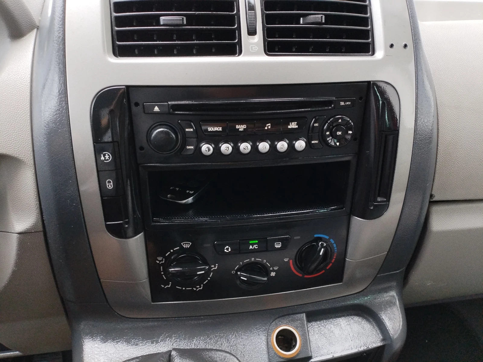 Fiat Scudo 2.0 M-JET 140hp 6ск Климатик 9 места Печка Макси , снимка 16 - Бусове и автобуси - 55655289