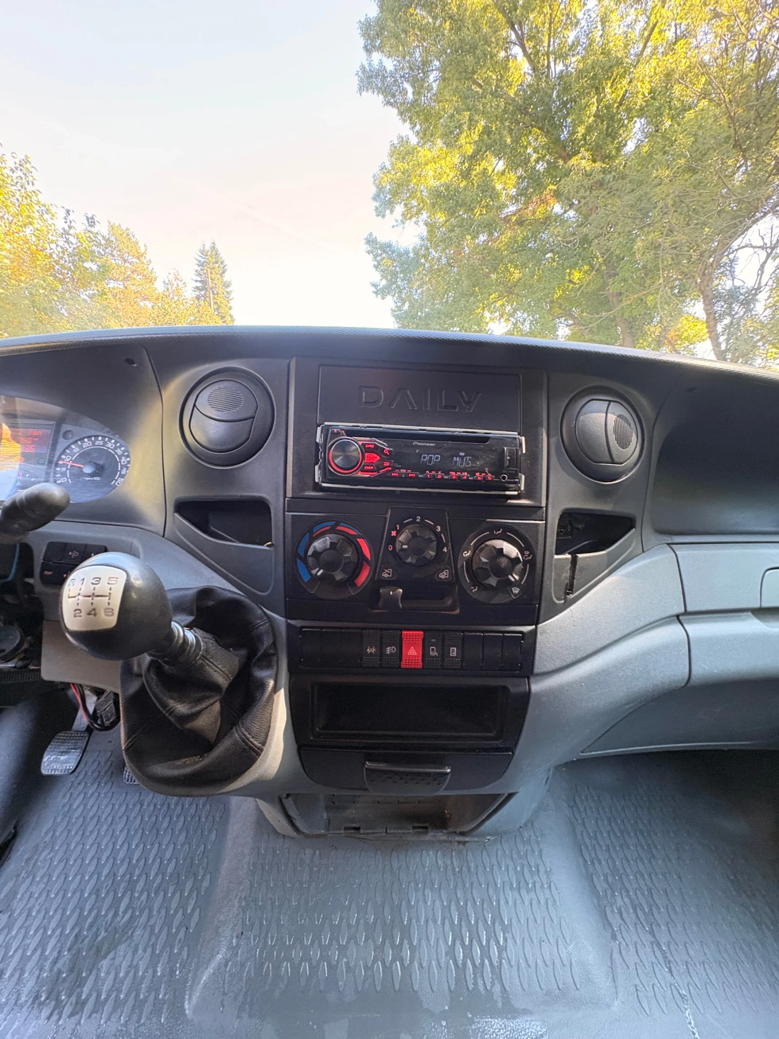 Iveco Daily 35S18, снимка 14 - Бусове и автобуси - 56521626