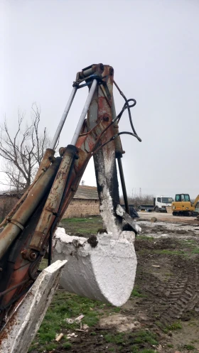 Багер ЮМЗ Българско ТК80, снимка 4 - Индустриална техника - 53690527