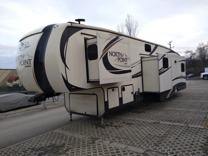 Каравана Други Jayco North Point 377RLBH, снимка 4 - Каравани и кемпери - 49039242