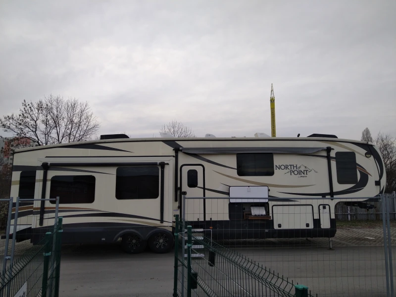 Каравана Други Jayco North Point 377RLBH, снимка 2 - Каравани и кемпери - 49039242