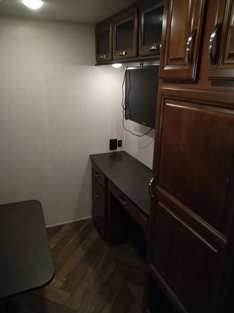 Каравана Други Jayco North Point 377RLBH, снимка 10 - Каравани и кемпери - 49039242