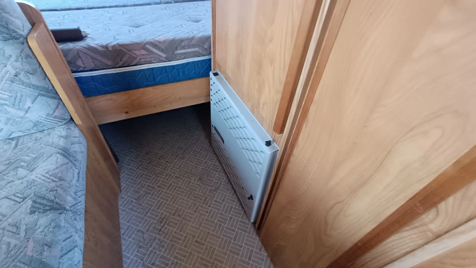 Каравана Sterckeman Fjord 420, снимка 5 - Каравани и кемпери - 53993001