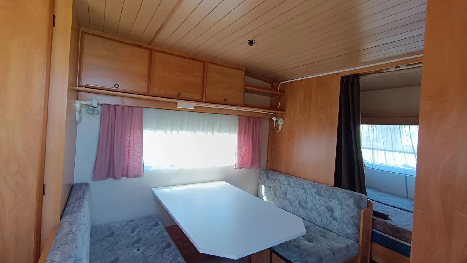 Каравана Sterckeman Fjord 420, снимка 4 - Каравани и кемпери - 53993001