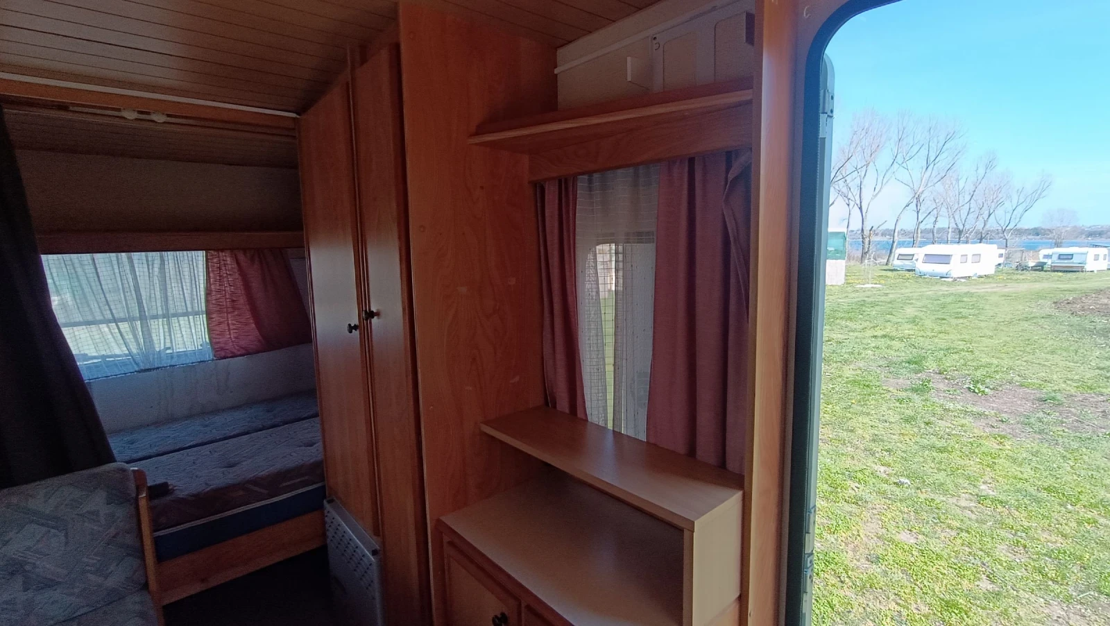 Каравана Sterckeman Fjord 420, снимка 11 - Каравани и кемпери - 53993001