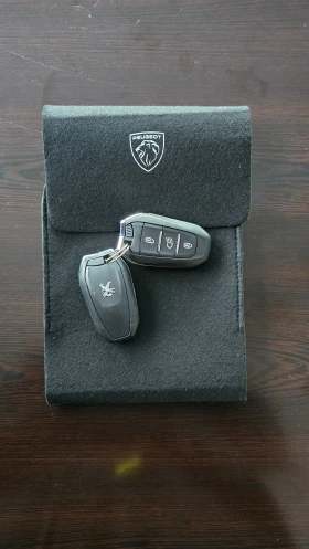 Peugeot 3008 1.2i * Allure* * EAT8* ГАРАНЦИОНЕН* , снимка 17