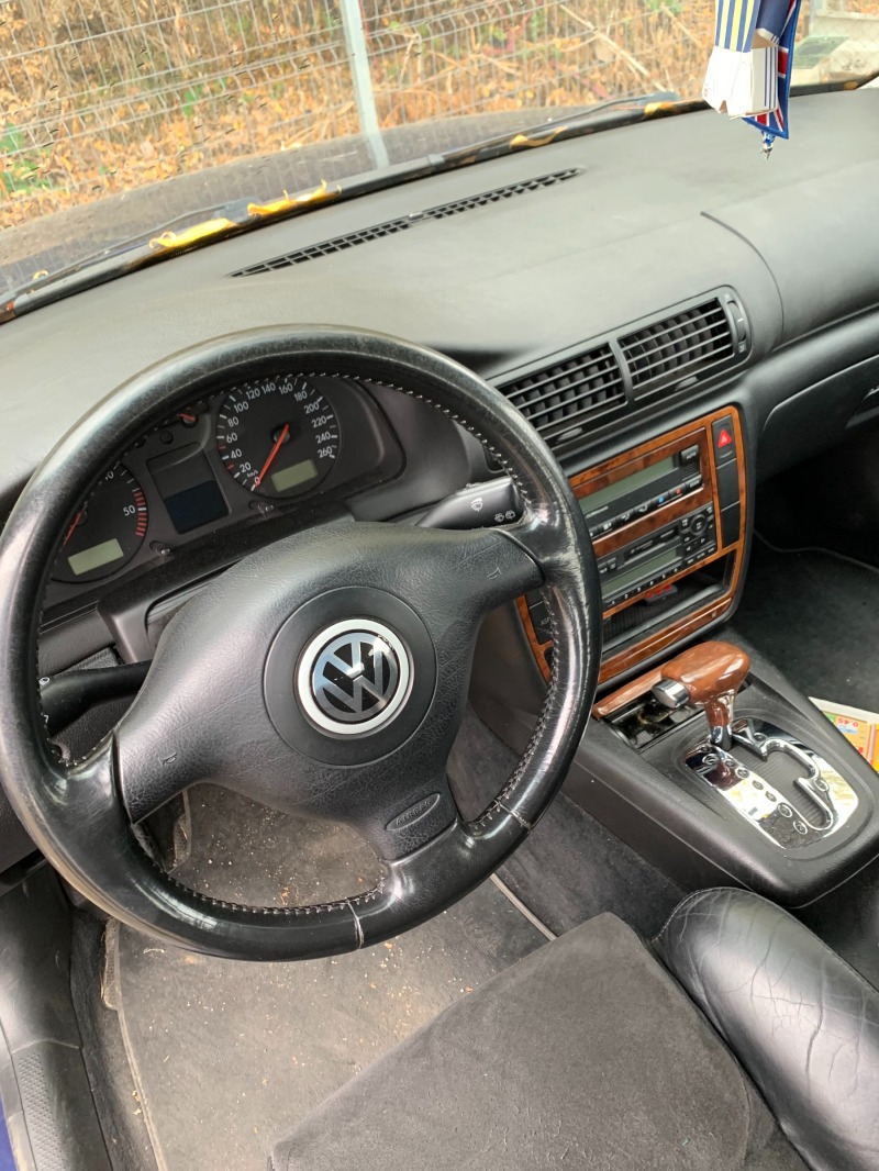 VW Passat, снимка 6 - Автомобили и джипове - 38828335