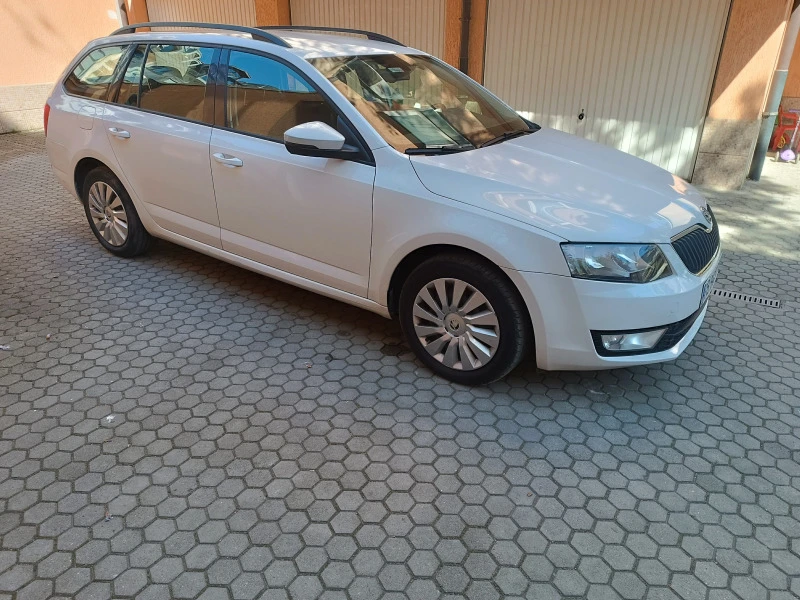 Skoda Octavia 1.6 TDI, снимка 1 - Автомобили и джипове - 47988071