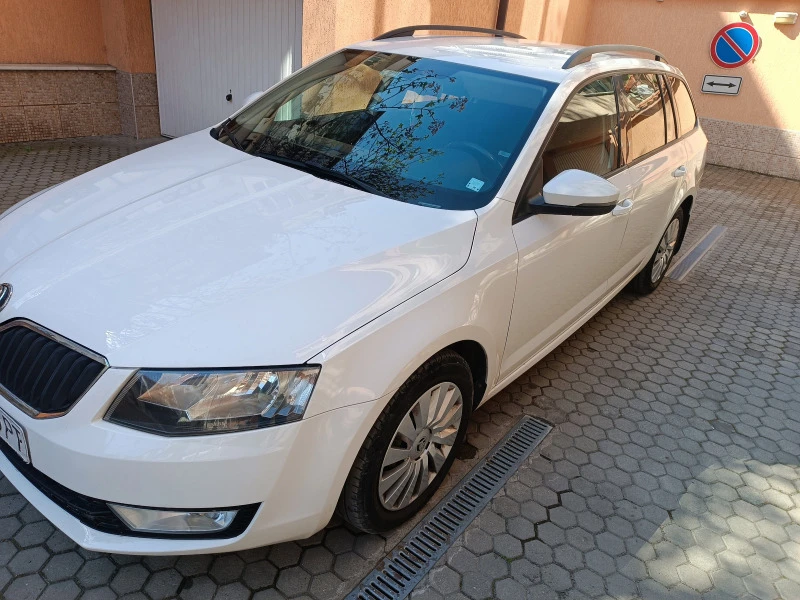 Skoda Octavia 1.6 TDI, снимка 5 - Автомобили и джипове - 47988071