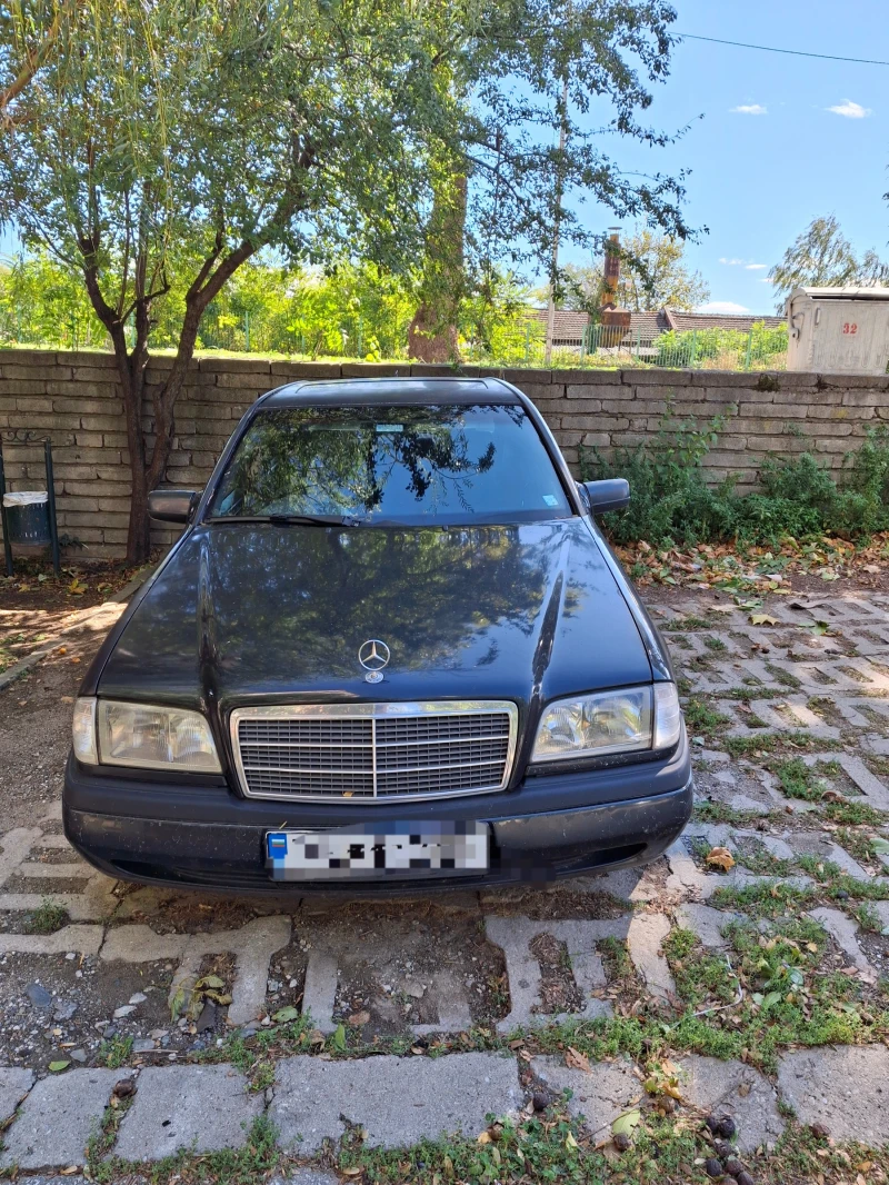 Mercedes-Benz C 180, снимка 2 - Автомобили и джипове - 47408039