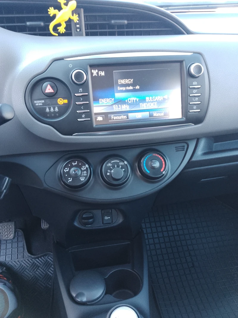 Toyota Yaris, снимка 13 - Автомобили и джипове - 47812798