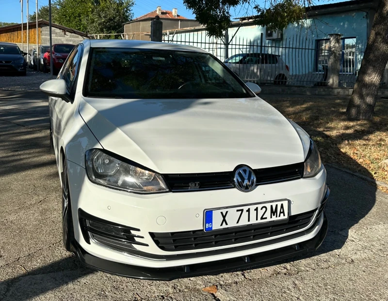 VW Golf  BENZIN TFSI R-LINE, снимка 3 - Автомобили и джипове - 47981194