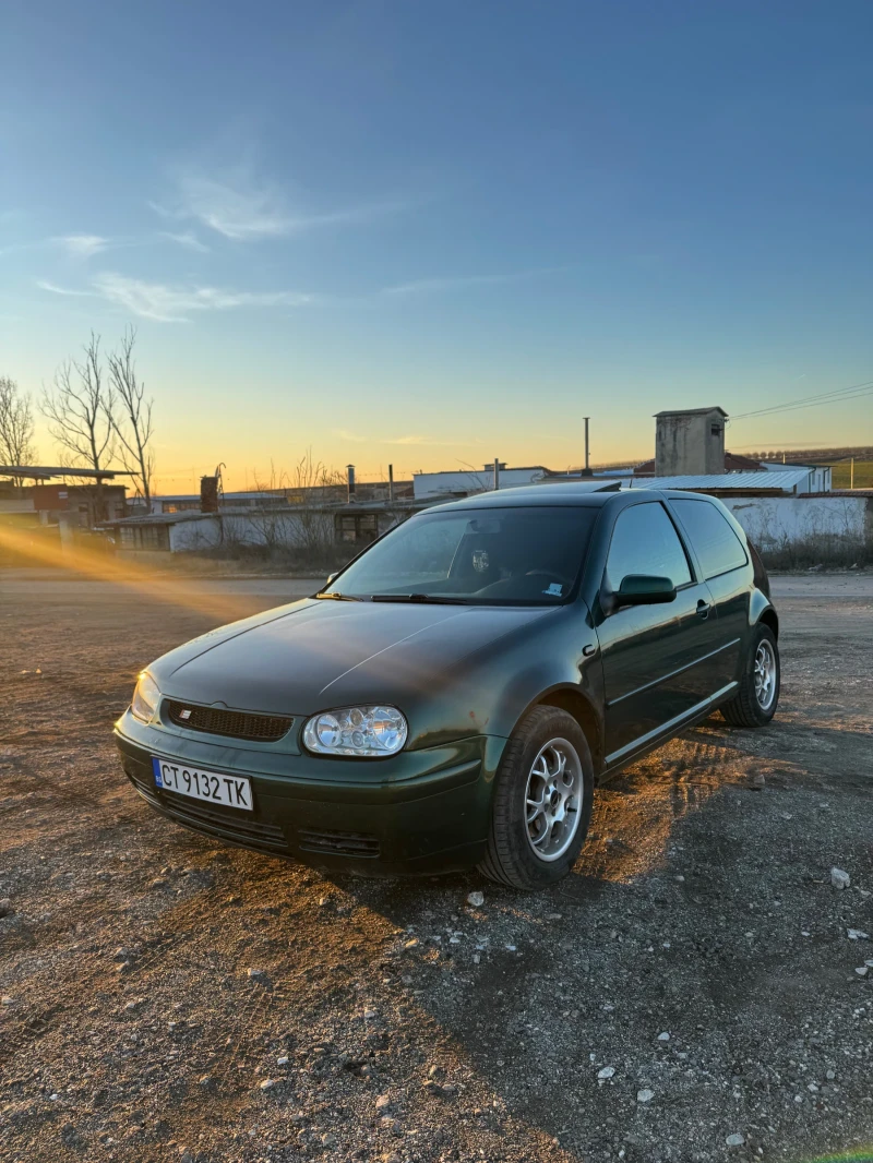 VW Golf 1.8T, снимка 1 - Автомобили и джипове - 48559178