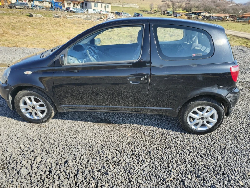 Toyota Yaris 1.3 бензин, снимка 6 - Автомобили и джипове - 49358144