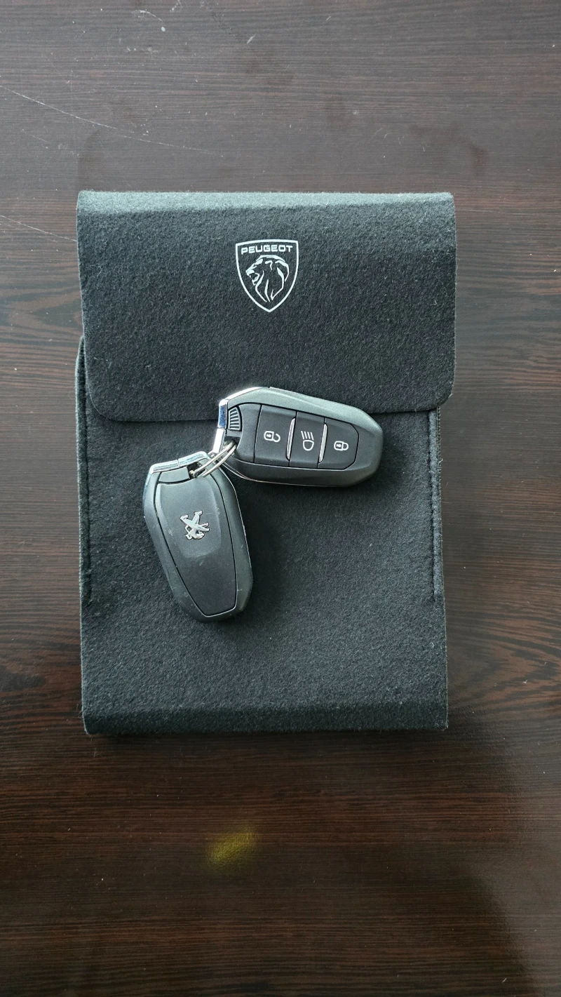 Peugeot 3008 1.2i * Allure* * EAT8* ГАРАНЦИОНЕН* , снимка 17 - Автомобили и джипове - 52914826