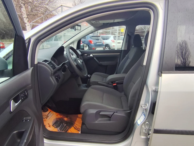 VW Touran 1.6i* 7 МЕСТА* KLIMA* , снимка 7 - Автомобили и джипове - 53563701