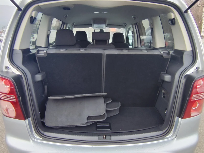 VW Touran 1.6i* 7 МЕСТА* KLIMA* , снимка 14 - Автомобили и джипове - 53563701