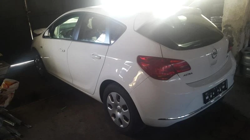 Opel Astra 1.7 - изображение 5