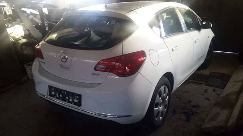 Opel Astra 1.7 - изображение 6