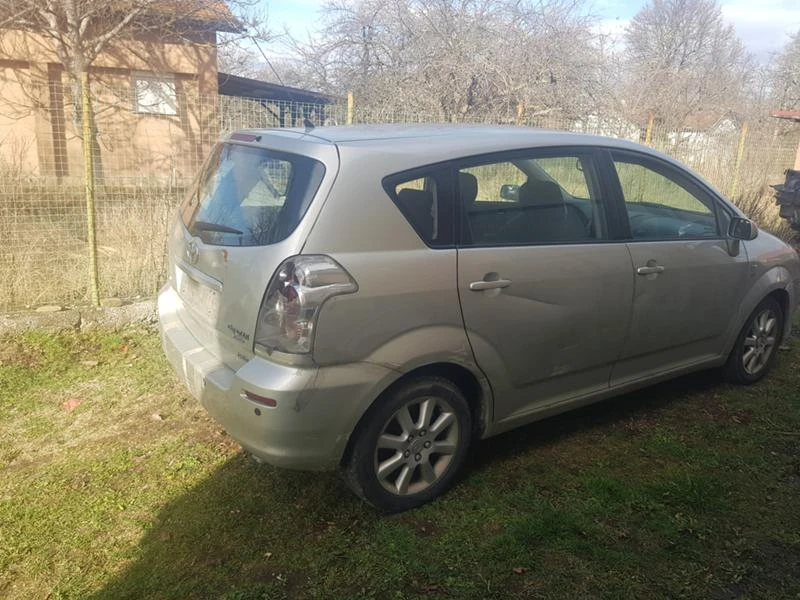 Toyota Corolla verso 2.2 - изображение 4