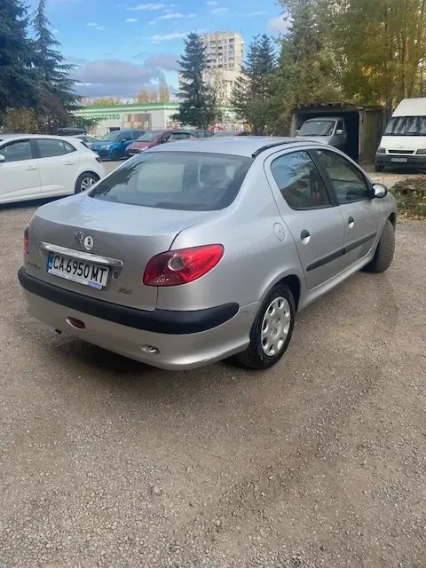 Peugeot 206 Седан, снимка 4 - Автомобили и джипове - 47952578