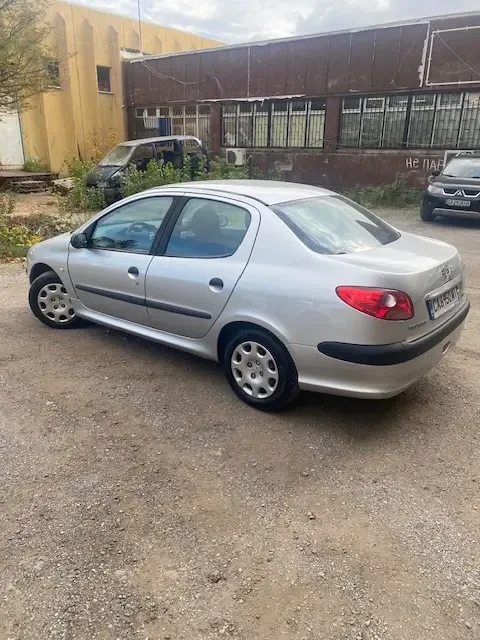 Peugeot 206 Седан, снимка 2 - Автомобили и джипове - 47952578