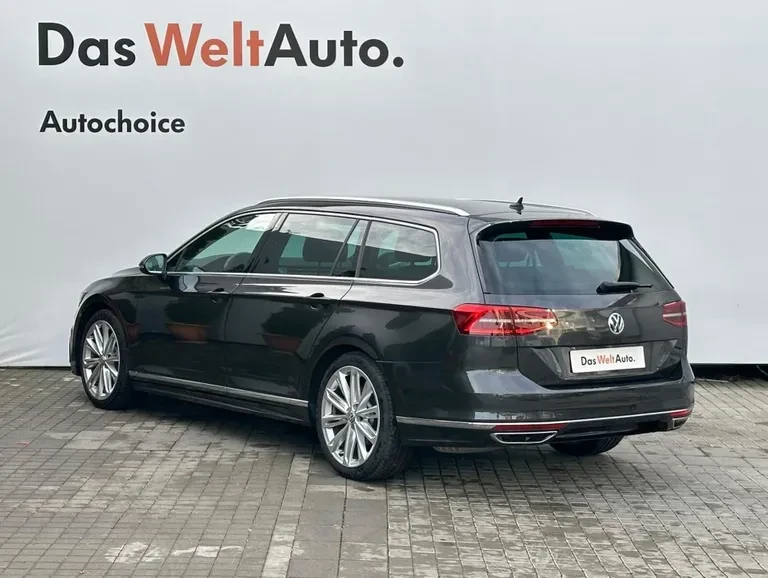 VW Passat VARIANT 2.0 TSi R-line 4Motion, снимка 3 - Автомобили и джипове - 52932020
