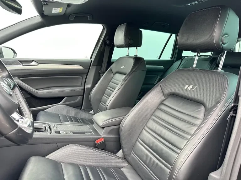 VW Passat VARIANT 2.0 TSi R-line 4Motion, снимка 9 - Автомобили и джипове - 52932020