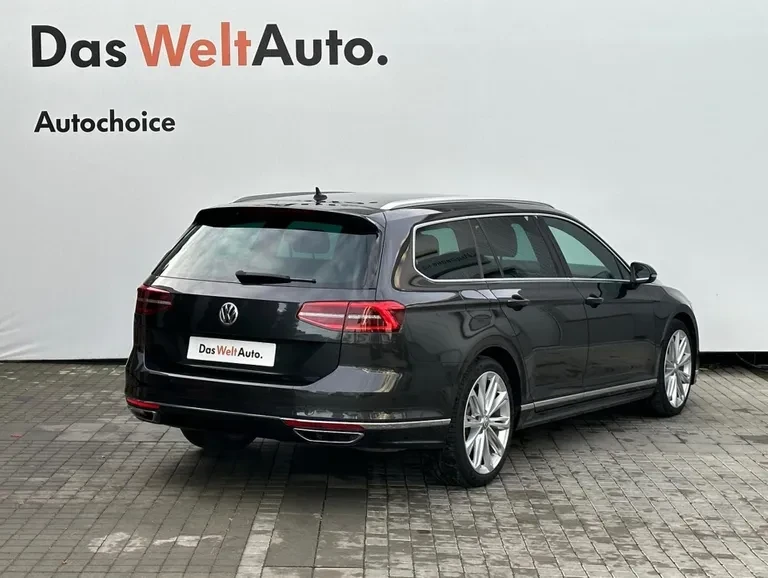 VW Passat VARIANT 2.0 TSi R-line 4Motion, снимка 2 - Автомобили и джипове - 52932020