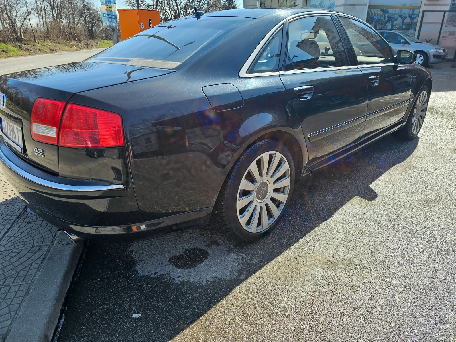 Audi A8   На газ, снимка 1