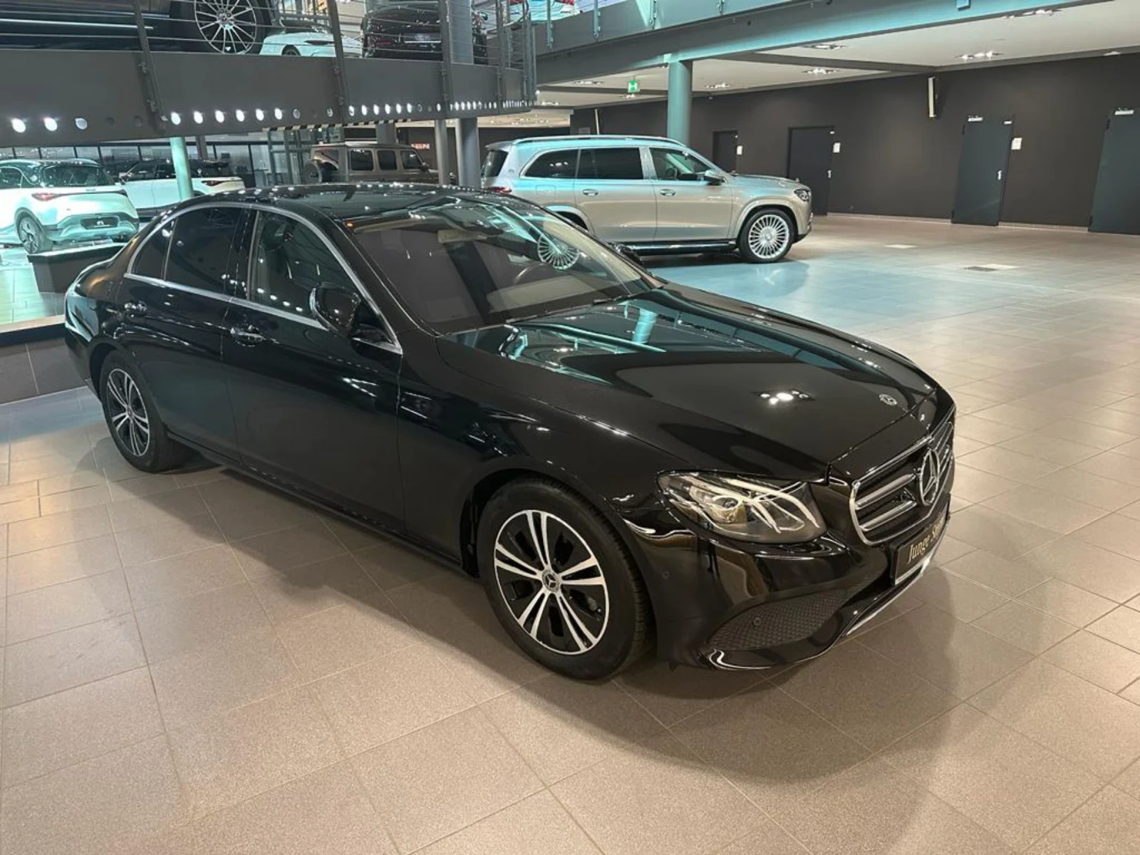 Mercedes-Benz E 220, снимка 1