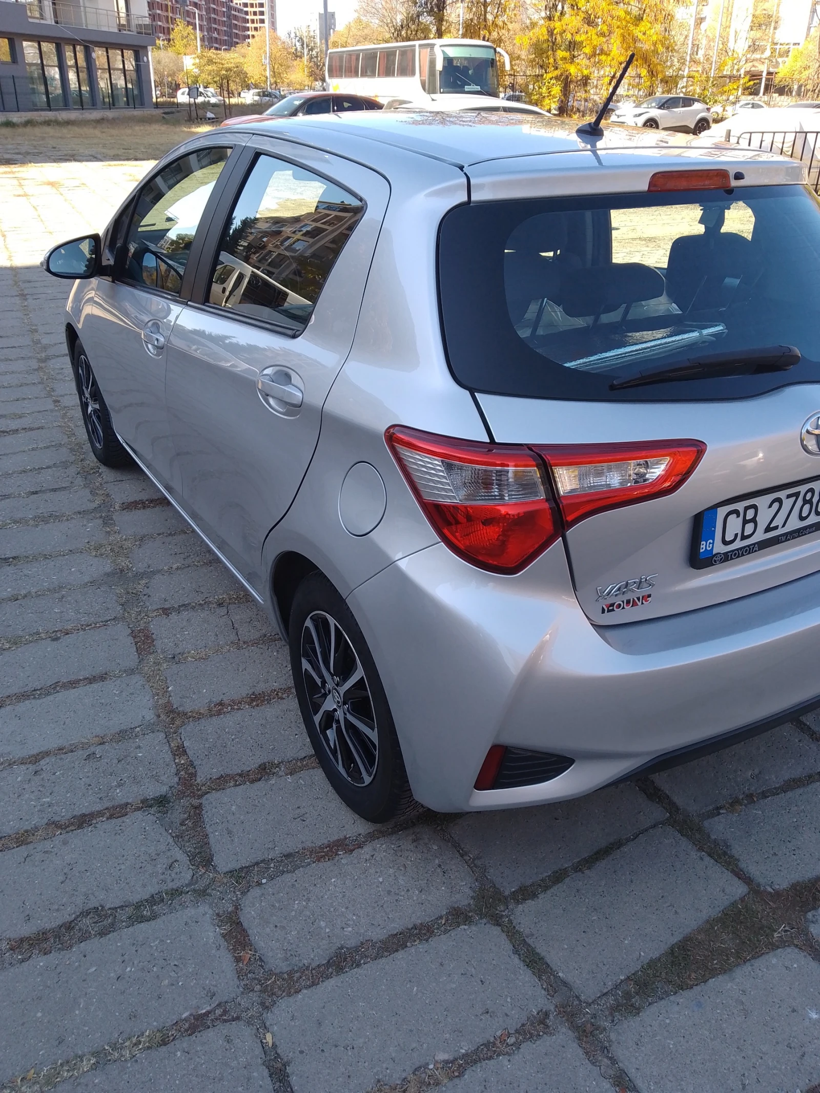 Toyota Yaris  - изображение 10