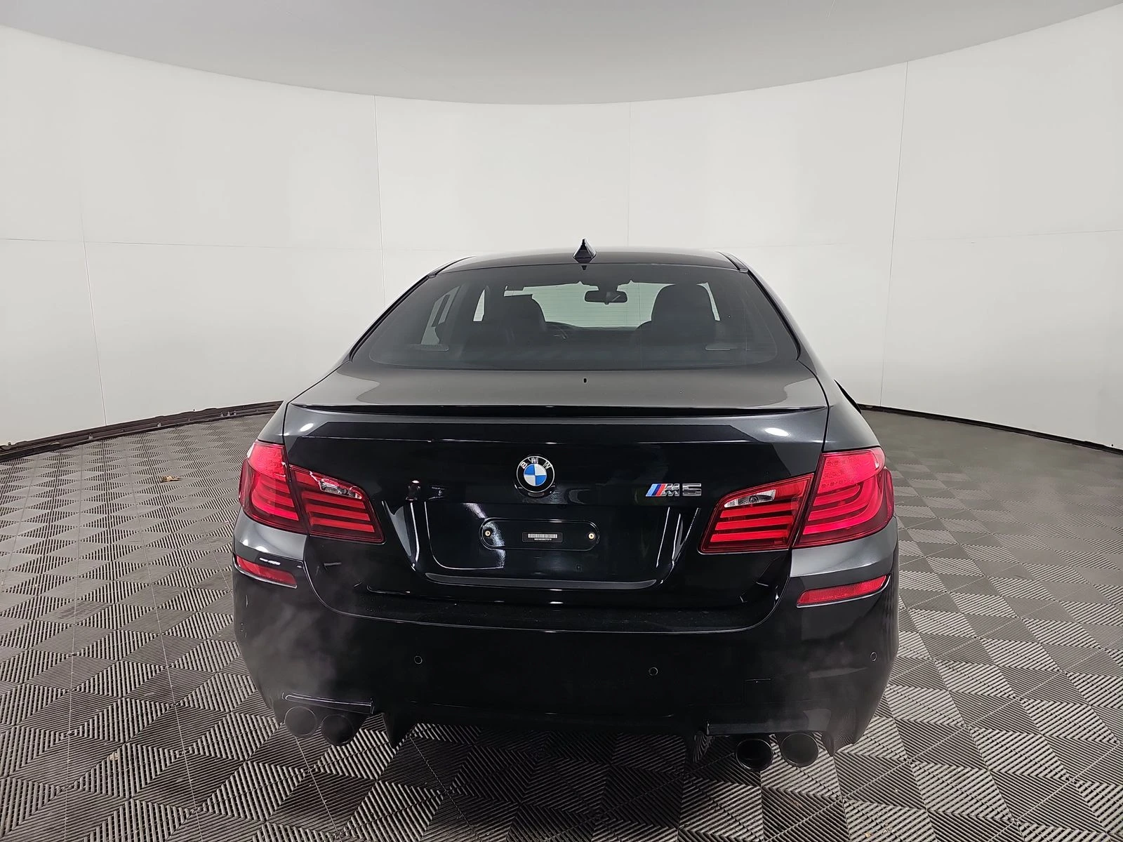 BMW M5 B&O* HEADUP* NIGHT VISION* ОБДУХ* 360* ВАКУМ* М.ТО - изображение 5