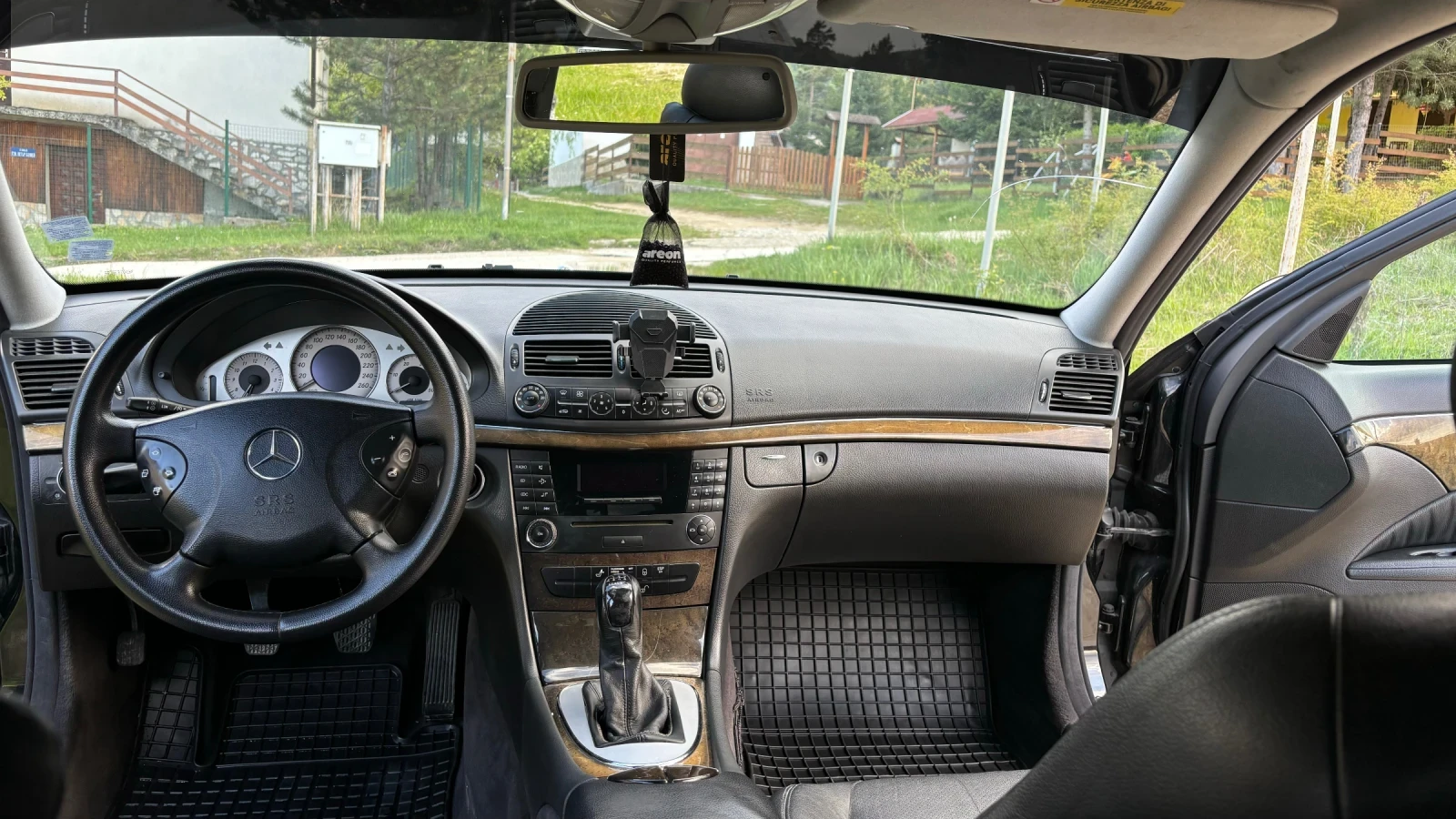 Mercedes-Benz E 220  - изображение 5