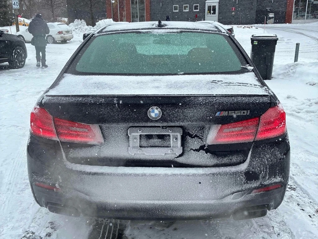 BMW 550 M550i xDrive  CARFAX - изображение 4