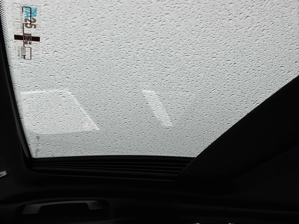 BMW 550 M550i xDrive  CARFAX - изображение 10