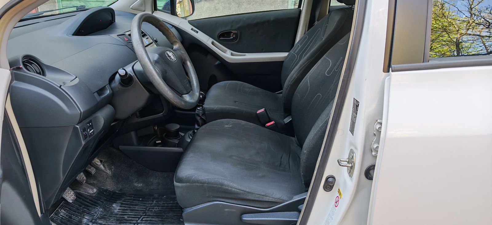 Toyota Yaris 1.4D4D, снимка 10 - Автомобили и джипове - 54227566