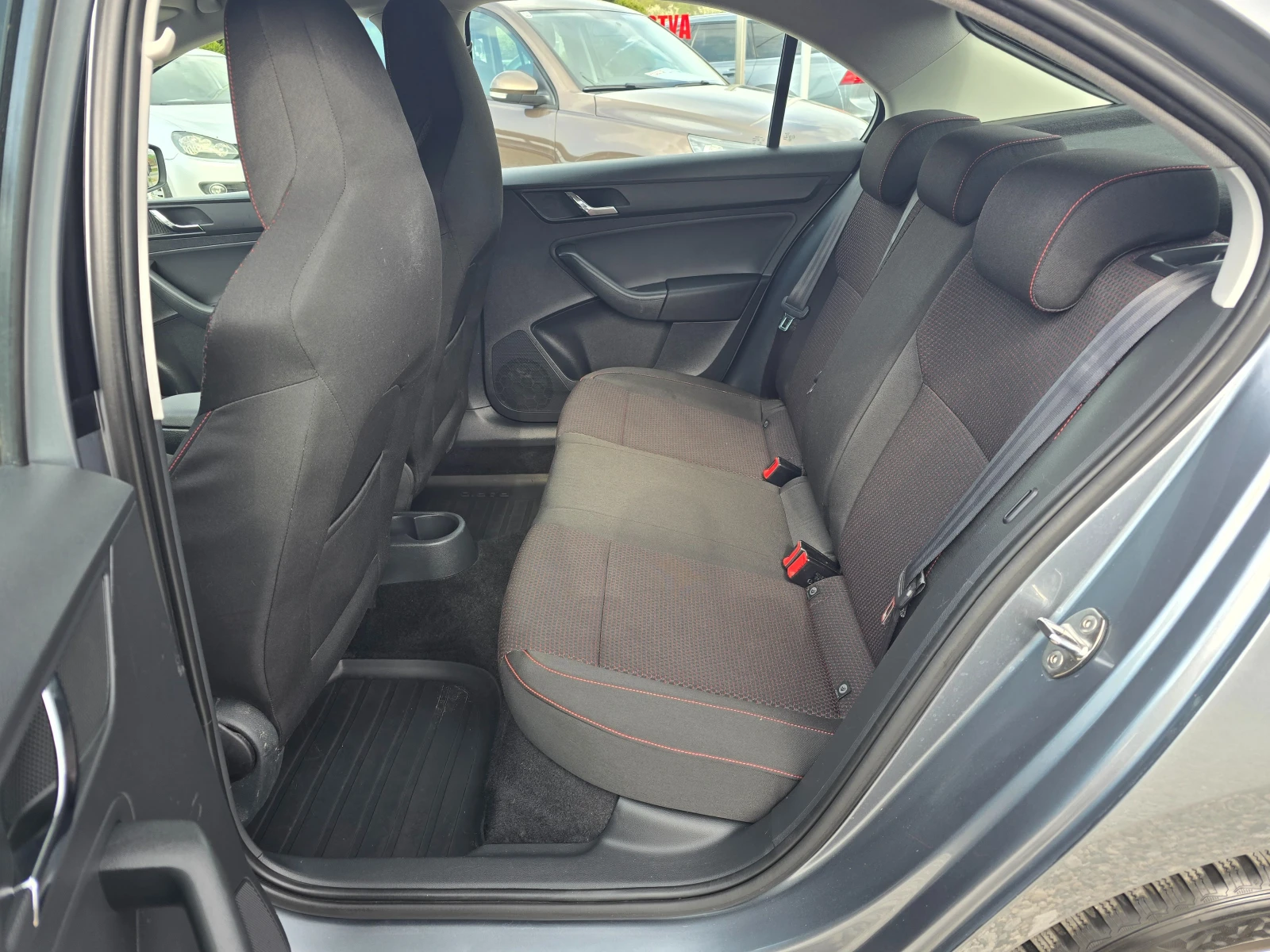 Skoda Rapid 1, 2 NAVI KLIMATRON, снимка 14 - Автомобили и джипове - 54243691