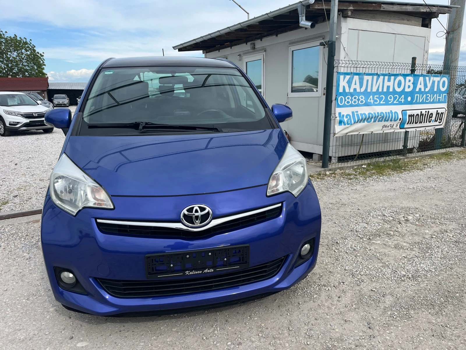 Toyota Verso S 1.33 VVT-i Нави Панорама, снимка 2 - Автомобили и джипове - 54632493