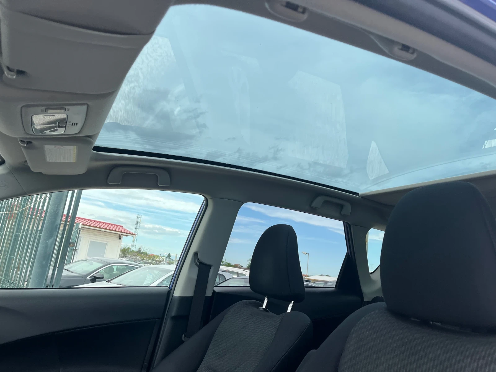 Toyota Verso S 1.33 VVT-i Нави Панорама, снимка 7 - Автомобили и джипове - 54632493