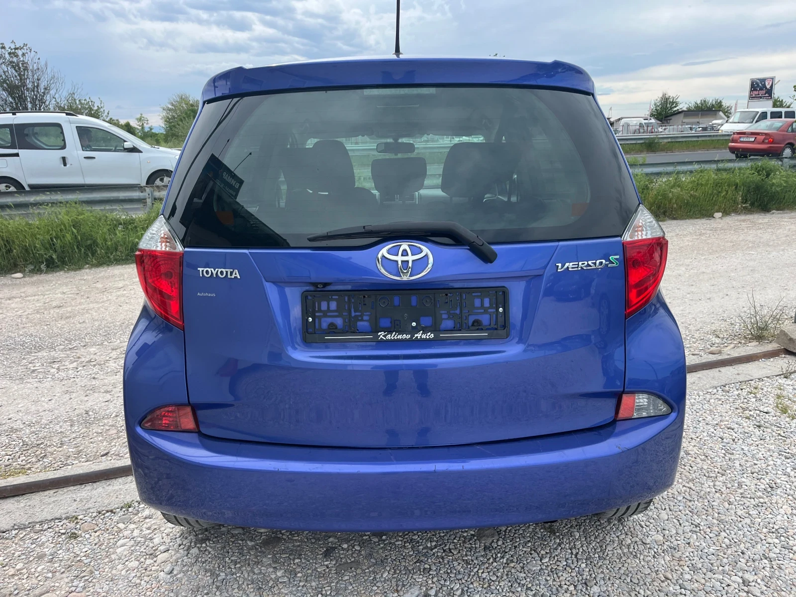 Toyota Verso S 1.33 VVT-i Нави Панорама, снимка 5 - Автомобили и джипове - 54632493