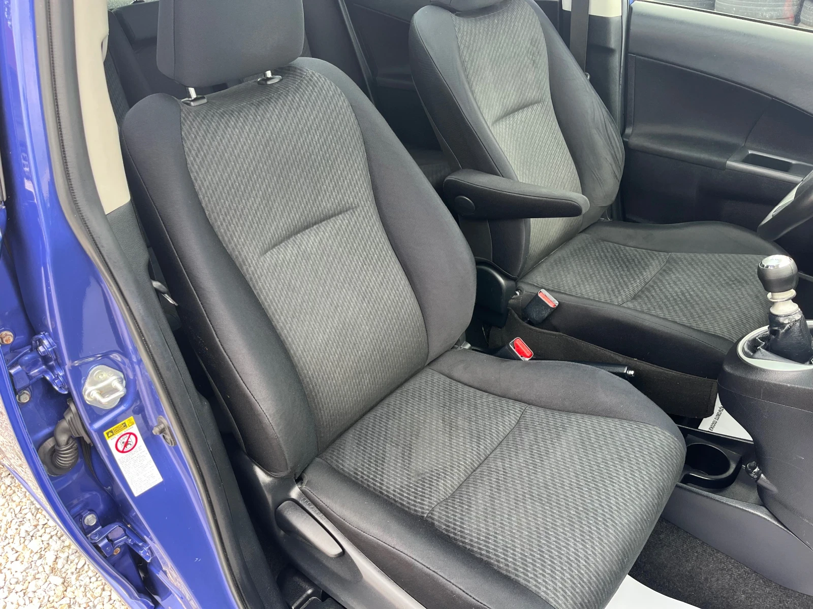 Toyota Verso S 1.33 VVT-i Нави Панорама, снимка 15 - Автомобили и джипове - 54632493